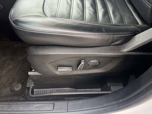 Certified 2018 Ford Edge SEL w/ Equipment Group 201A image 19