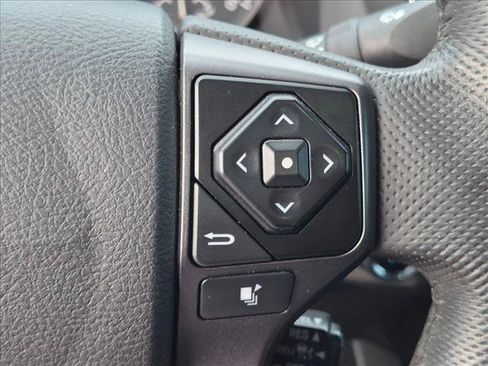 Used 2022 Toyota Tacoma TRD Off-Road w/ Technology Package RWD image 16