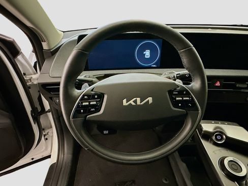 Used 2024 Kia EV6 Light AWD/4WD image 18