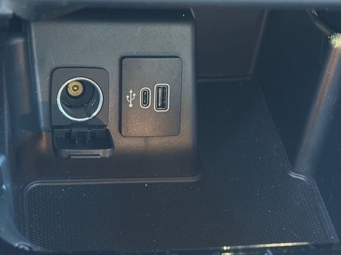 Certified 2025 Ford Explorer Platinum w/ Ultimate Package image 18