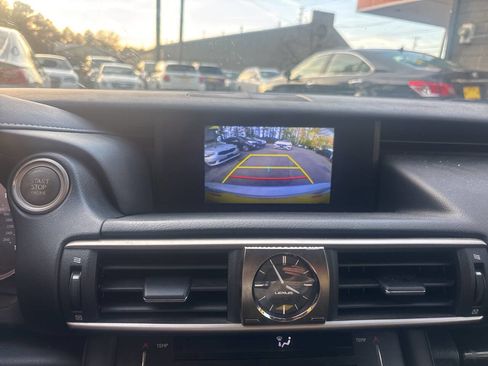 Used 2018 Lexus IS 300 Base 4dr Sedan w/ Premium Package image 12