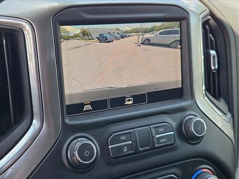 Used 2021 Chevrolet Silverado 1500 LT w/ Convenience Package II AWD/4WD image 11