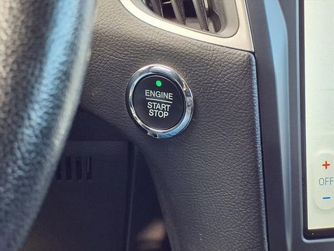 Used 2023 Ford Edge SEL image 14