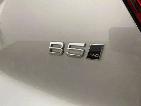 Used 2025 Volvo XC40 B5 Plus AWD/4WD image 94