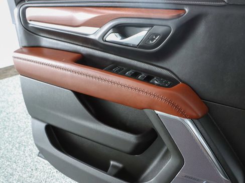 Used 2023 GMC Yukon Denali Ultimate image 27