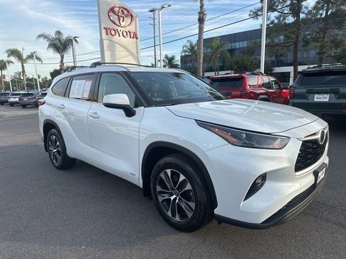 Used 2022 Toyota Highlander XLE image 9