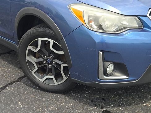 Used 2017 Subaru Crosstrek 2.0i Limited AWD/4WD image 3