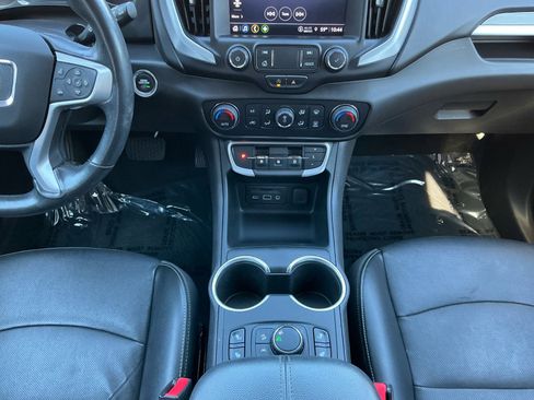 Used 2022 GMC Terrain SLT image 11