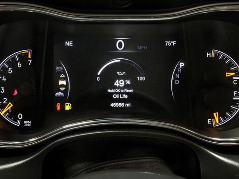 Used 2021 Jeep Grand Cherokee Limited AWD/4WD image 29