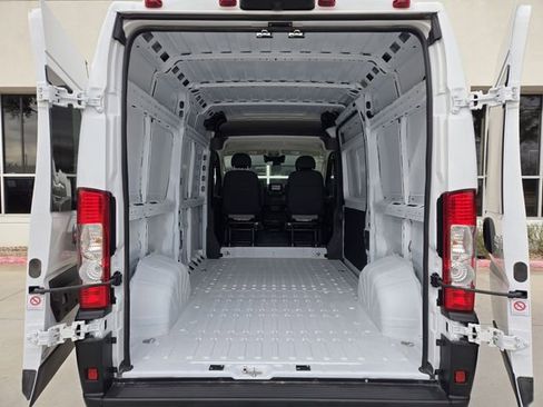 Used 2025 RAM ProMaster 2500 image 32