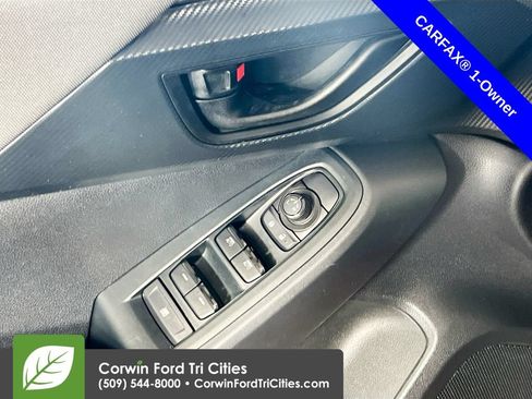 Used 2024 Subaru Crosstrek 2.0i Premium AWD/4WD image 12
