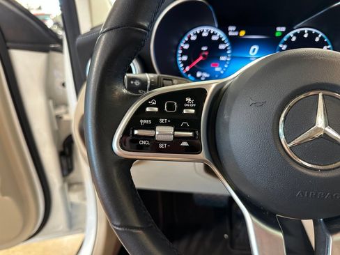 Used 2020 Mercedes-Benz GLC 300 image 17
