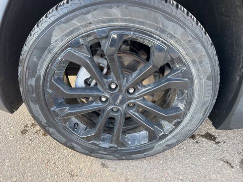 Used 2019 GMC Terrain SLE w/ Driver Convenience Package image 9