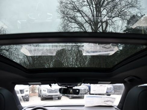 New 2026 Volkswagen Tiguan SE R-Line image 27