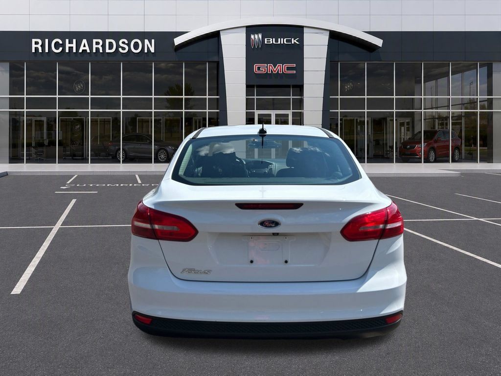 Used 2015 Ford Focus S FWD image 4