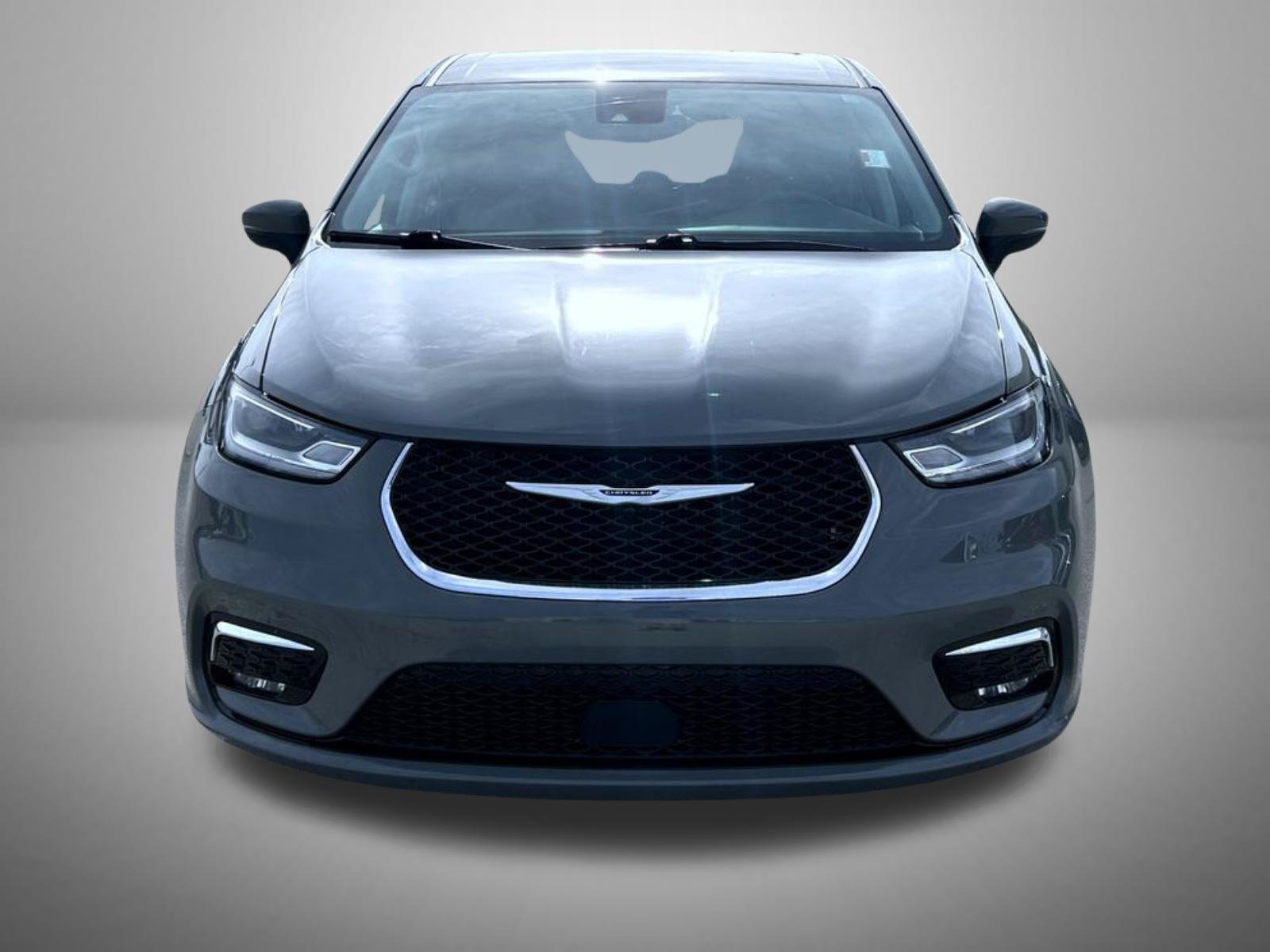 Used 2023 Chrysler Pacifica Touring-L FWD image 3