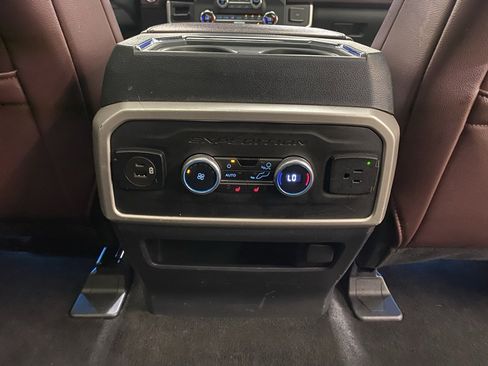 Used 2022 Ford Expedition Limited image 18