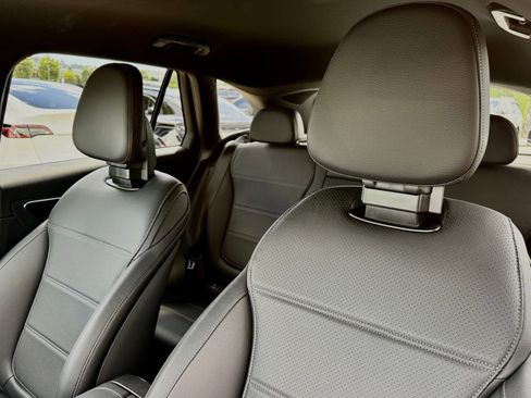 Used 2025 Mercedes-Benz GLC 300 image 28