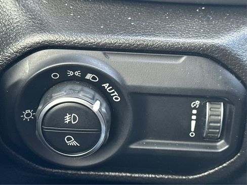 Used 2023 Jeep Gladiator Overland image 16