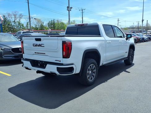 Used 2024 GMC Sierra 1500 AT4 w/ Technology Package AWD/4WD image 5
