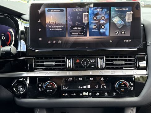New 2026 Nissan Pathfinder Platinum FWD image 4