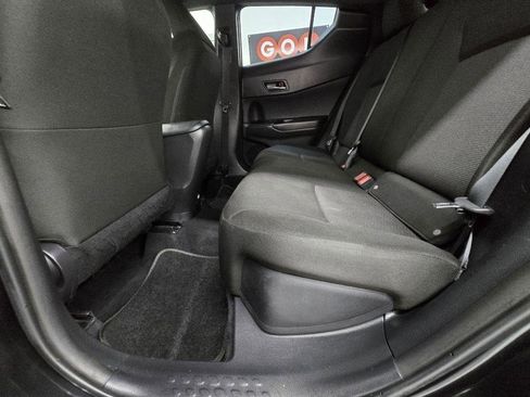 Used 2019 Toyota C-HR XLE FWD image 15