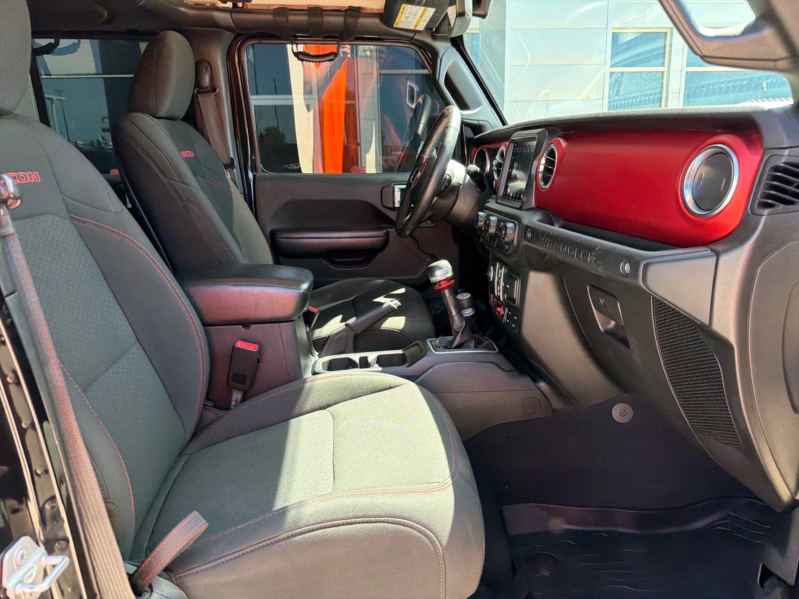 Used 2018 Jeep Wrangler Unlimited Rubicon AWD/4WD image 19