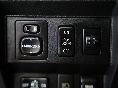 Used 2020 Toyota Tundra Limited w/ TRD Off-Road Package AWD/4WD image 32