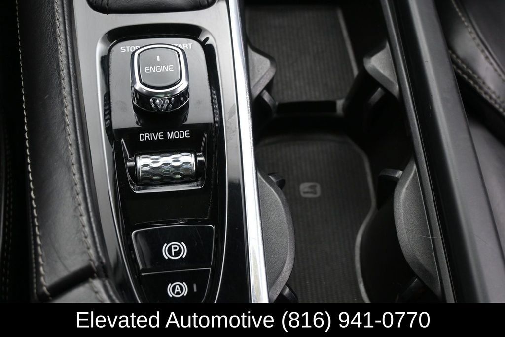 Used 2017 Volvo XC90 T6 Momentum w/ Vision Package AWD/4WD image 26