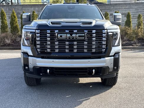 New 2026 GMC Sierra 2500 Denali Ultimate image 3