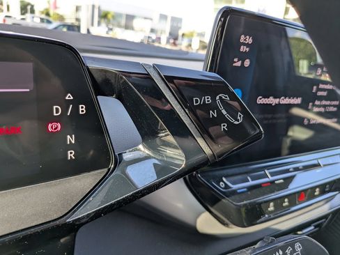 Certified 2023 Volkswagen ID.4 Pro RWD image 30