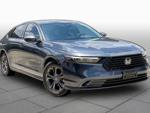 Used 2023 Honda Accord EX image 3