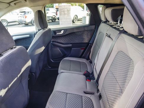 Used 2020 Ford Escape SE image 17