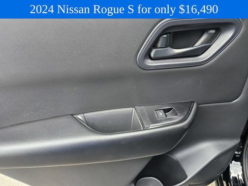 Used 2024 Nissan Rogue S FWD image 18