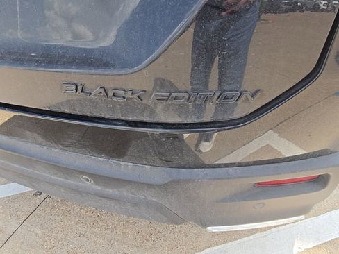 Used 2025 Honda Pilot Black Edition image 11