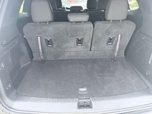 Certified 2025 GMC Acadia Elevation AWD/4WD image 18