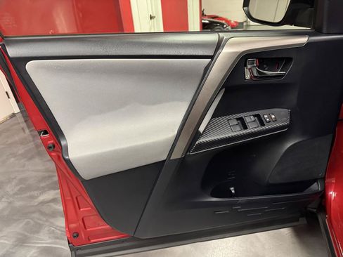 Used 2015 Toyota RAV4 XLE AWD/4WD image 19