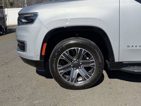 Used 2024 Jeep Wagoneer Series II image 12