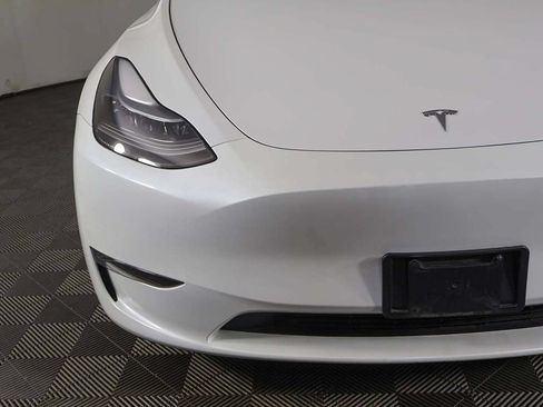 Used 2023 Tesla Model Y Performance AWD/4WD image 16