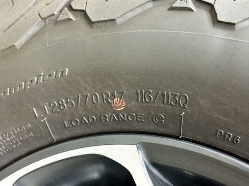 Used 2022 Jeep Wrangler Unlimited Rubicon 4xe AWD/4WD image 40
