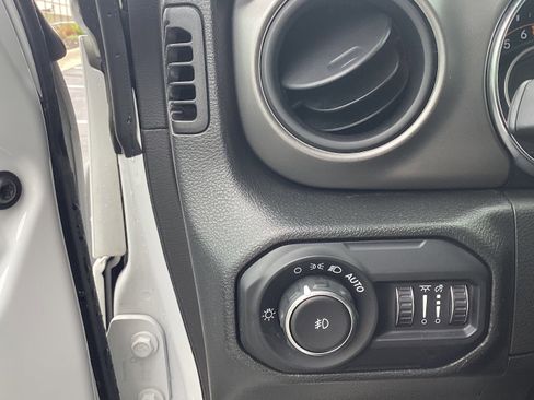 Used 2022 Jeep Wrangler Unlimited Sport AWD/4WD image 40