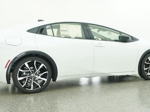 New 2026 Toyota Prius Plug-In Hybrid FWD image 3