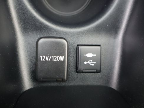 Used 2019 Toyota Prius LE AWD/4WD image 16