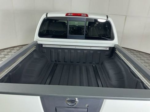 Used 2019 Nissan Frontier SL image 11
