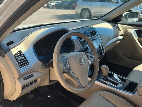 Used 2015 Nissan Altima 2.5 SV FWD image 12