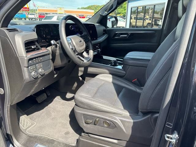 Used 2026 Chevrolet Suburban Z71 AWD/4WD image 16