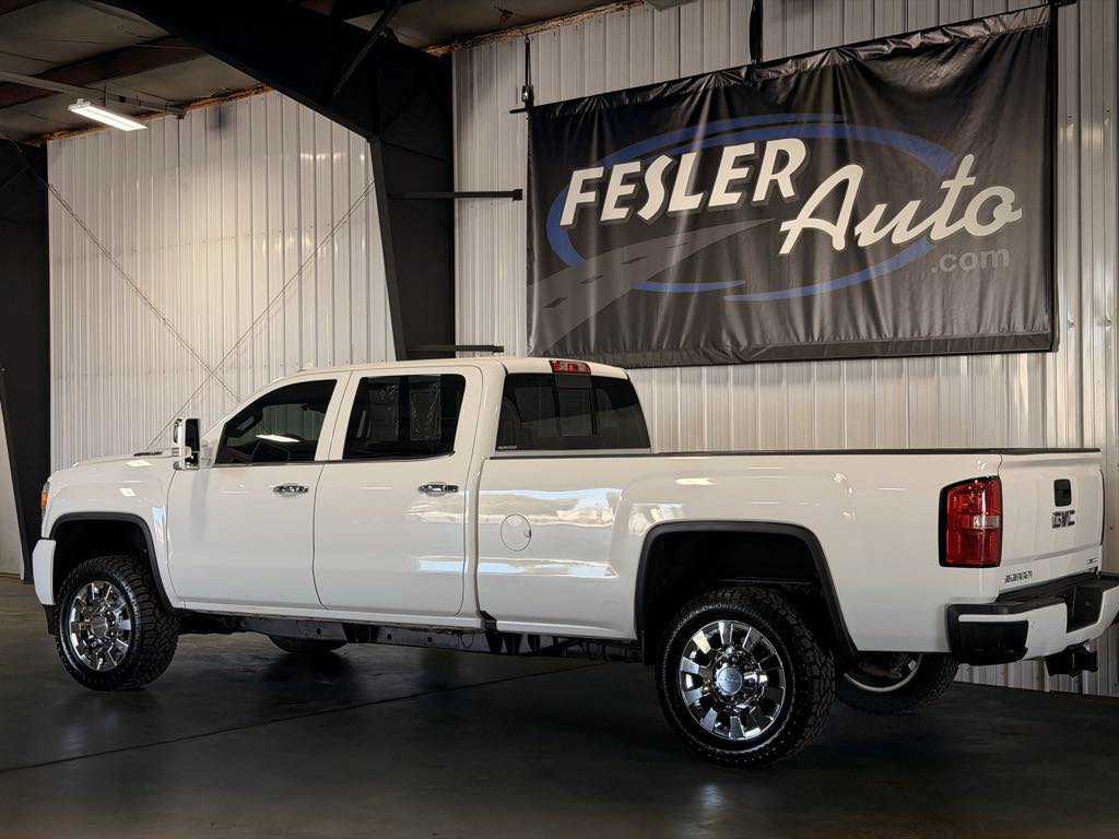 Used 2018 GMC Sierra 3500 Denali w/ Duramax Plus Package AWD/4WD image 6