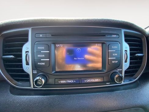 Used 2018 Kia Sportage LX image 24