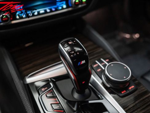 Used 2022 BMW M5 w/ Executive Package image 44