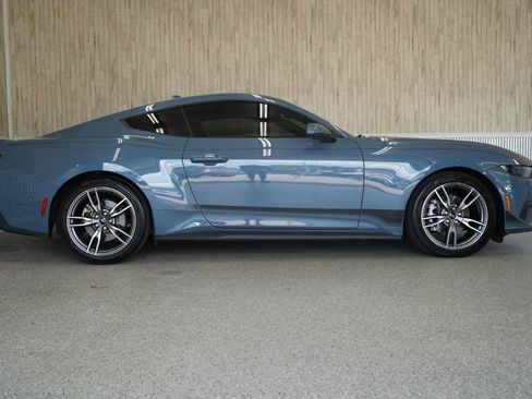 Used 2025 Ford Mustang Premium RWD image 6